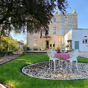 Railway House By Chateau Anna Aparthotel York
