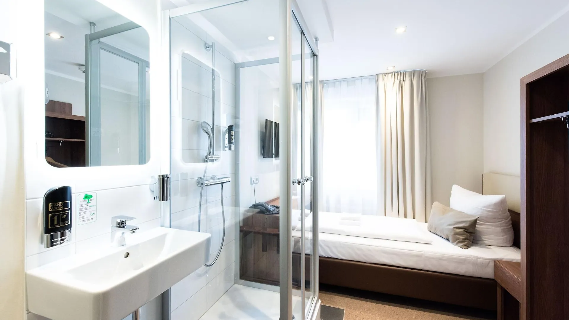 Hotel Arena am Zoo Frankfurt am Main 3*,